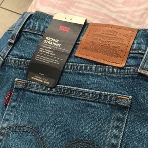 Levi’s wedgie straight jeans